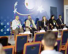 <p>Forum Ekonomiczne w Karpaczu. Dyskusja &bdquo;Rosyjska propaganda i dezinformacja jako broń w geopolityce&rdquo; zorganizowana przez Biuro Wsp&oacute;łpracy z Zagranicą Urzędu Miejskiego Wrocławia</p>
